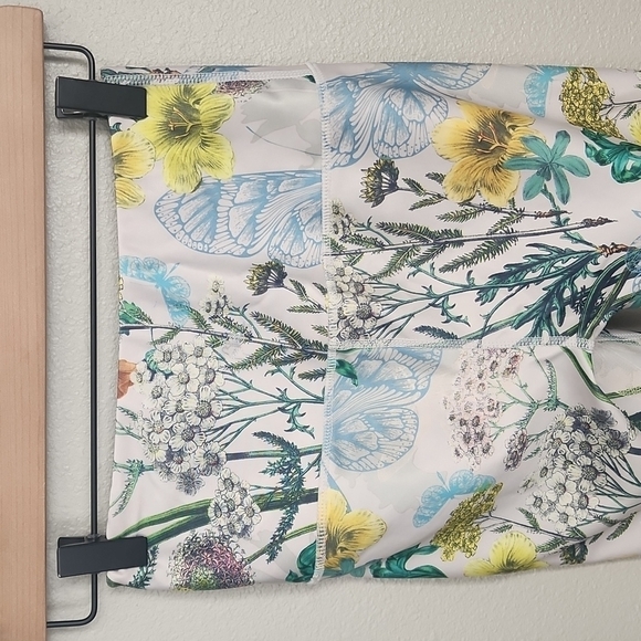 Playground Botanical Printed Athletic Leggings - Picture 5 of 9